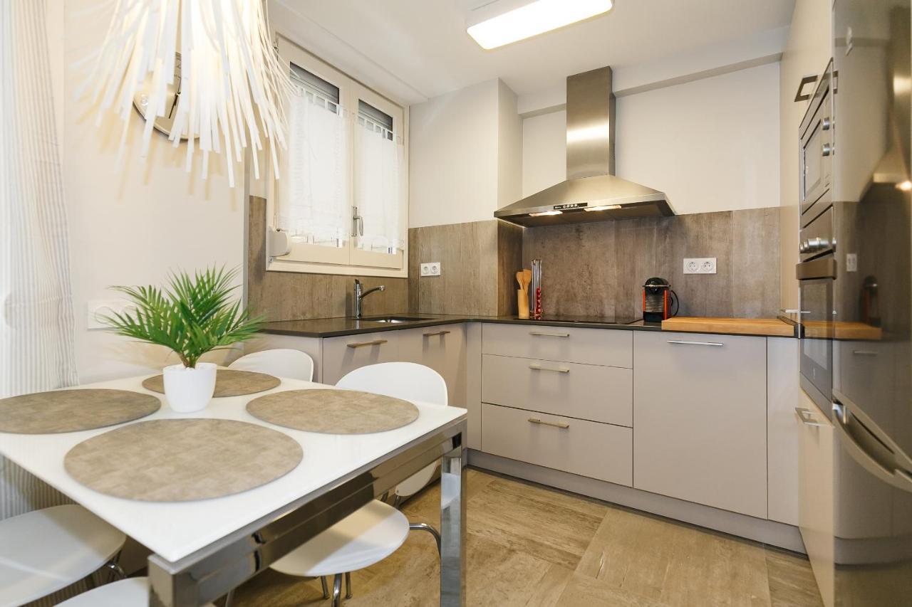 Uhc Alexis Family Apartments Салоу Екстериор снимка