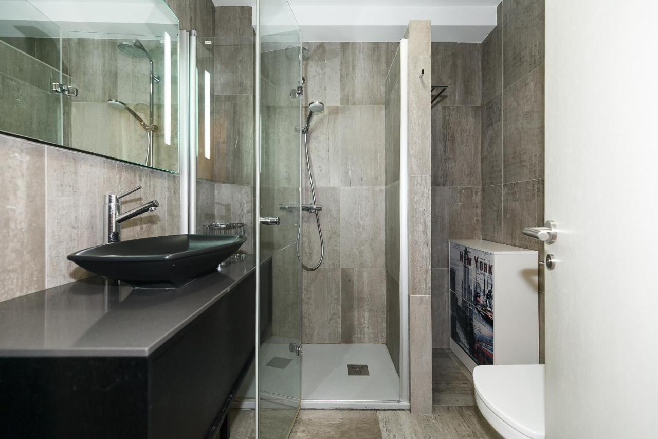 Uhc Alexis Family Apartments Салоу Екстериор снимка